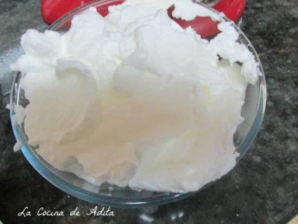 Dos bizcochos en uno, de fécula de patatas - Preparación paso 3