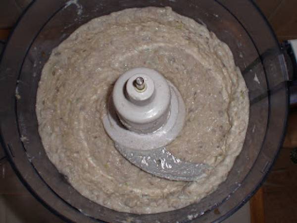 Raviolis de pasta fresca rellenos de setas - Preparación paso 1