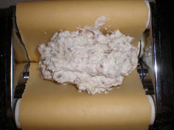 Raviolis de pasta fresca rellenos de setas - Preparación paso 4