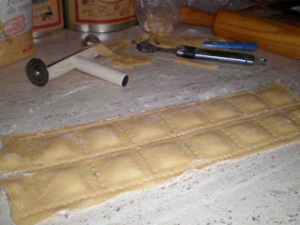 Raviolis de pasta fresca rellenos de setas - Preparación paso 5