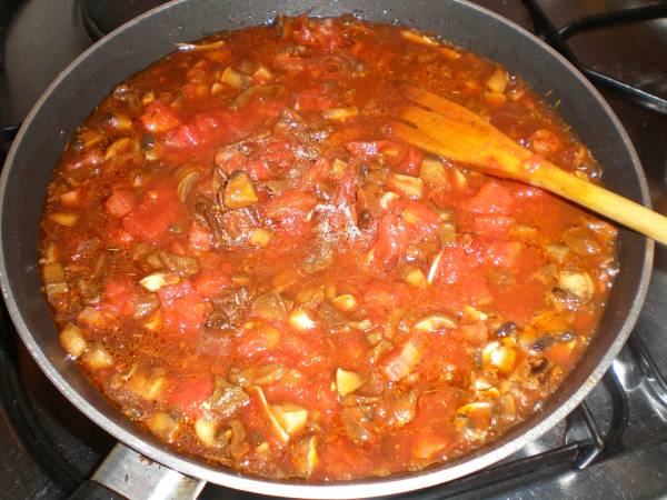 Espaguetis con ragout de setas portobello - Preparación paso 6