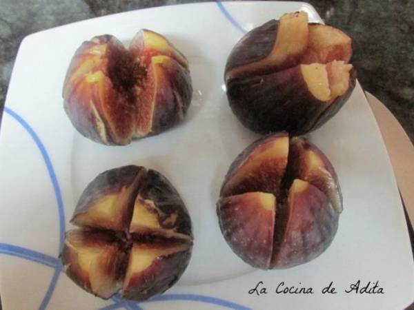 Higos rellenos de queso con miel - Preparación paso 2