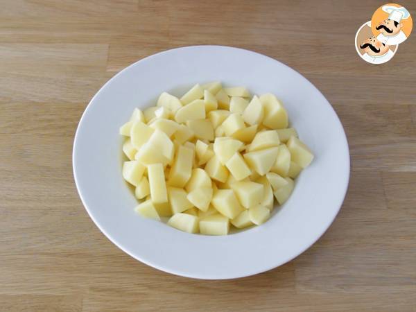 Patatas al vapor con hierbas al microondas - Preparación paso 1