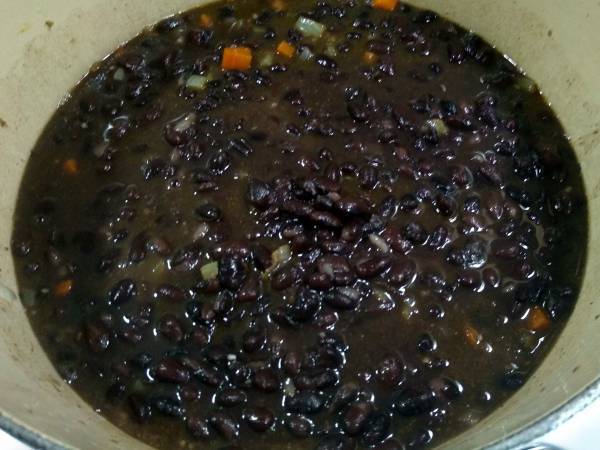 SOPA TEX-MEX DE JUDÍAS NEGRAS - Preparación paso 7