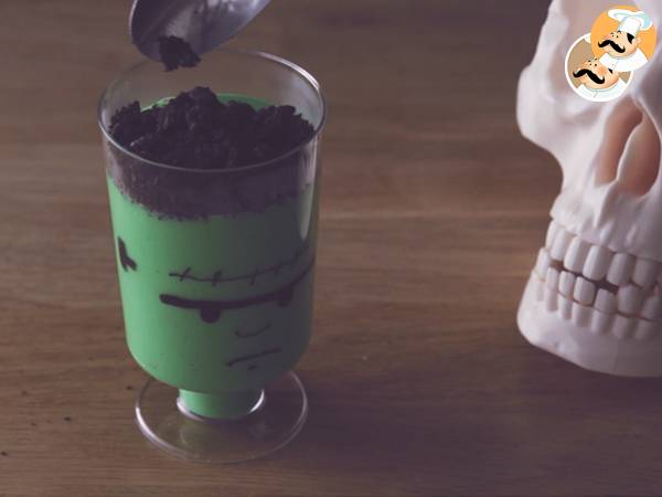 Natillas Frankenstein para Halloween, Frankenstein Pudding - Preparación paso 11
