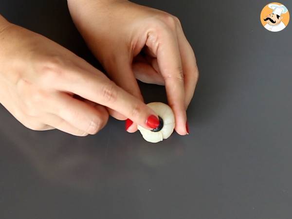 Cocktail sangriento Halloween, sin alcohol y para compartir - Preparación paso 1