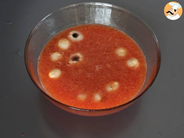 Cocktail sangriento Halloween, sin alcohol y para compartir - Preparación paso 3