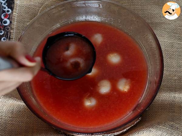 Cocktail sangriento Halloween, sin alcohol y para compartir - Preparación paso 4