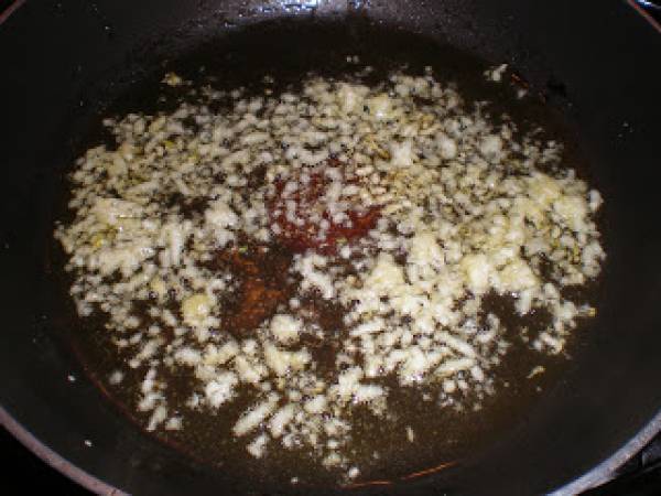 Puré de patata con aceite de oliva y ajo - Preparación paso 1