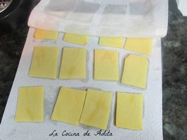 Patatas soufflés rellenas de alioli - Preparación paso 3