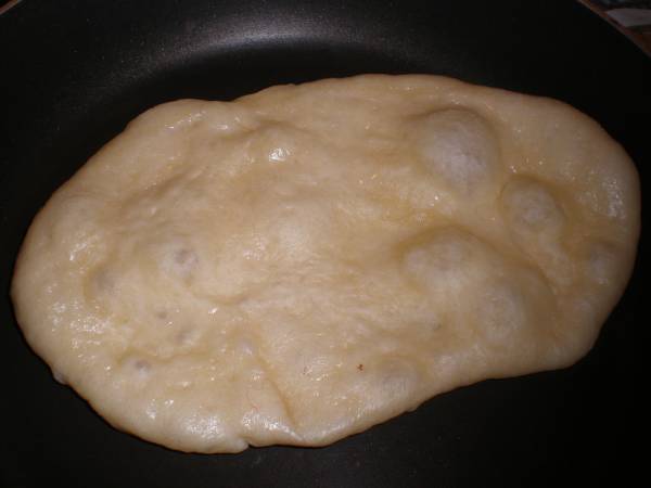 Naan, pan indio en panificadora y sartén - Preparación paso 3