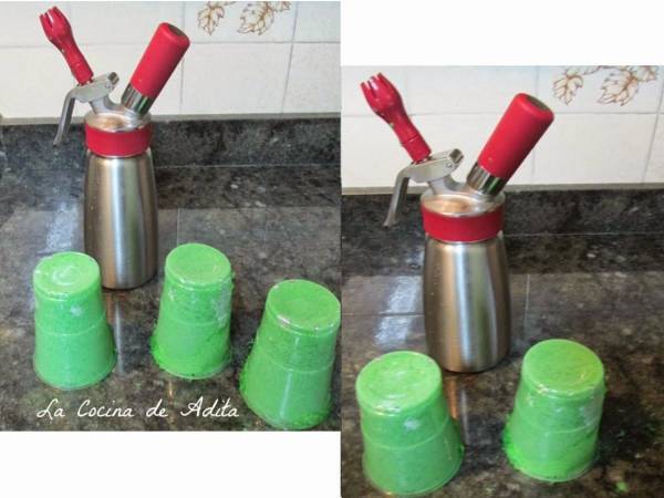 Tronco relleno de turrón con bizcocho esponja de pistacho - Preparación paso 11