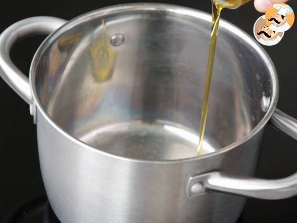 Sopa de ajo y huevo, el entrante perfecto - Preparación paso 1