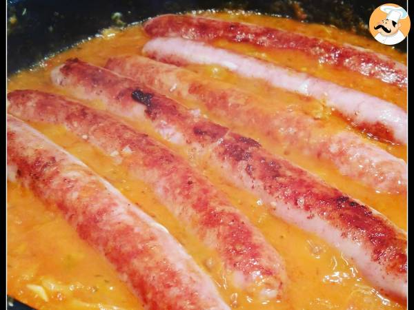 Salchichas frescas con salsa de tomate - Preparación paso 2