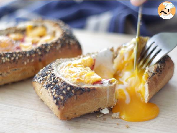 Egg boat de chorizo y cheddar. Barco de huevo - Preparación paso 5