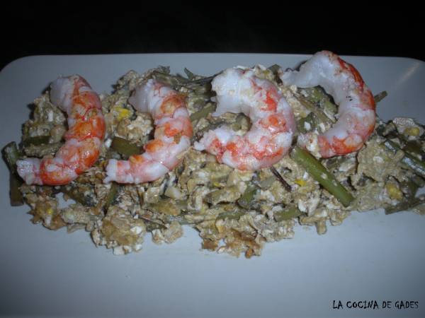 Revuelto de tagarninas con gambones - Preparación paso 5