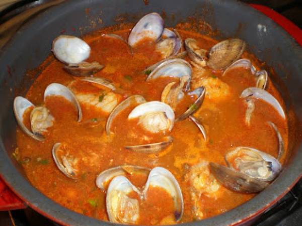 Guiso de bacalao con almejas - Preparación paso 1