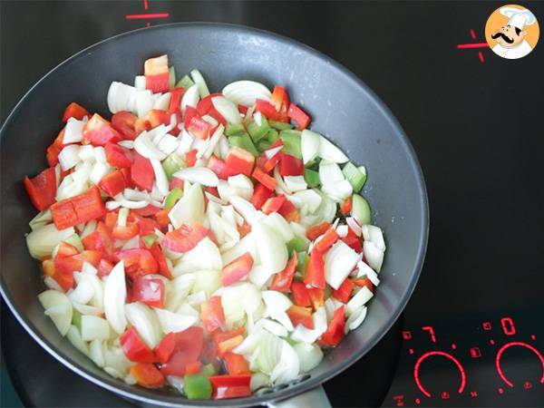 Empanada de atún con masa casera - Preparación paso 1