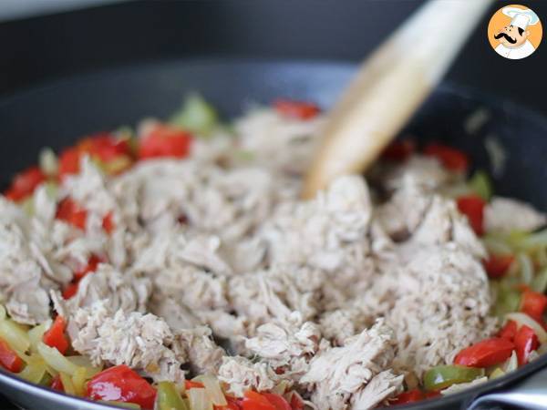Empanada de atún con masa casera - Preparación paso 3