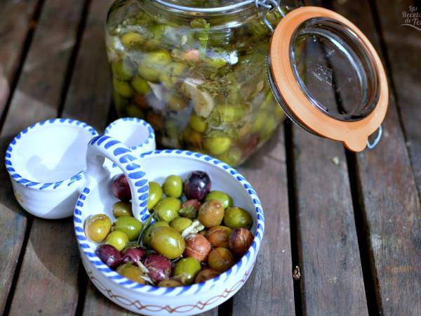 Aceitunas aliñadas preparadas en casa - Preparación paso 1