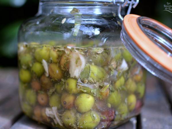 Aceitunas aliñadas preparadas en casa - Preparación paso 2