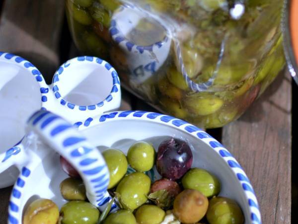 Aceitunas aliñadas preparadas en casa - Preparación paso 3