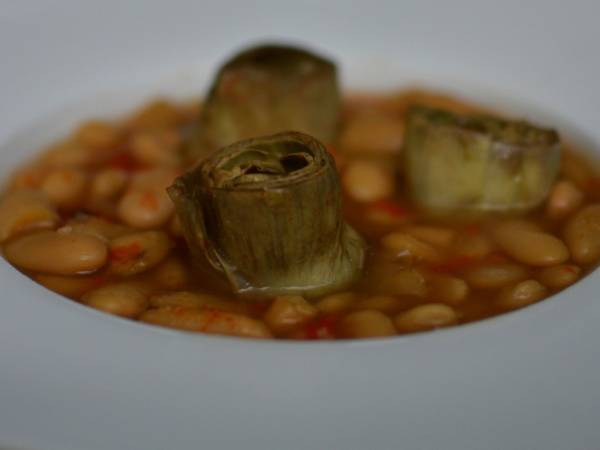 Fabes asturianas con alcachofas - Preparación paso 1