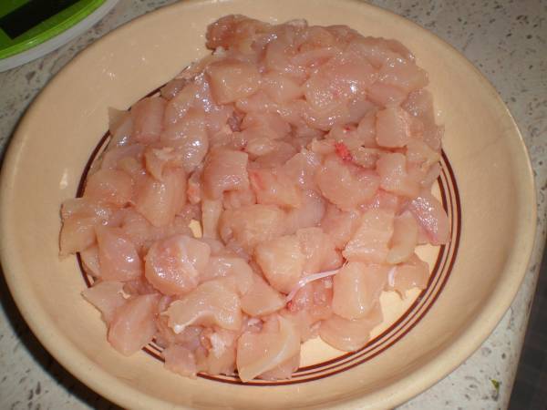 Pizza de pollo, setas, pasta de jengibre y ajo - Preparación paso 3