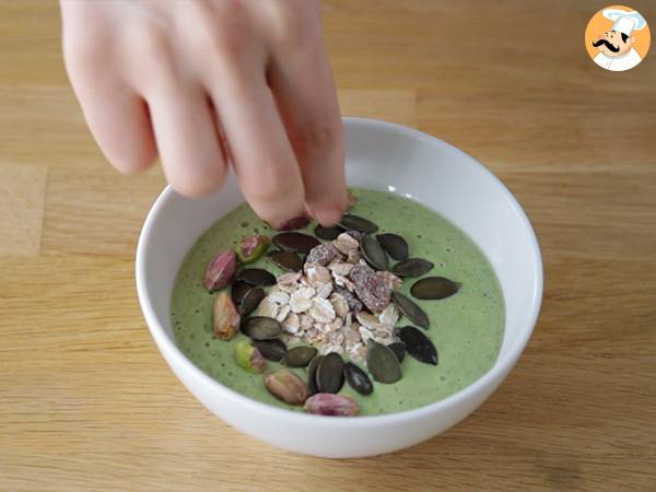 Smoothie Bowl de kiwi, menta y espinacas - Preparación paso 3