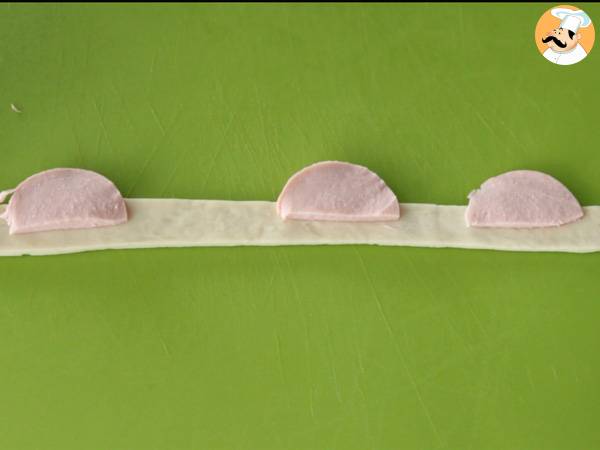 Rosas aperitivo mortadela y pizza - Preparación paso 3