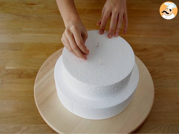 Tarta de chuches colorida - Preparación paso 1