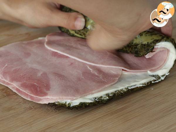 Rulo de espinacas, jamón y queso - Preparación paso 6