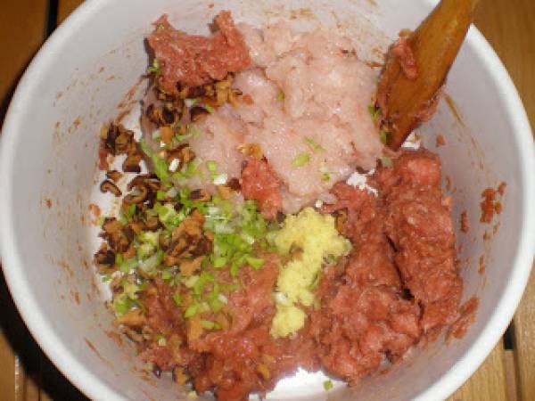 Shumai, o dim sum. Empanadillas chinas - Preparación paso 6