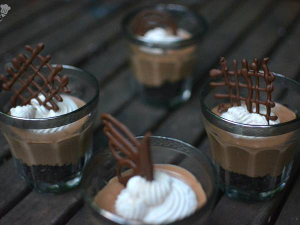 Mousse de chocolate, moca y galletas oreo - Preparación paso 1