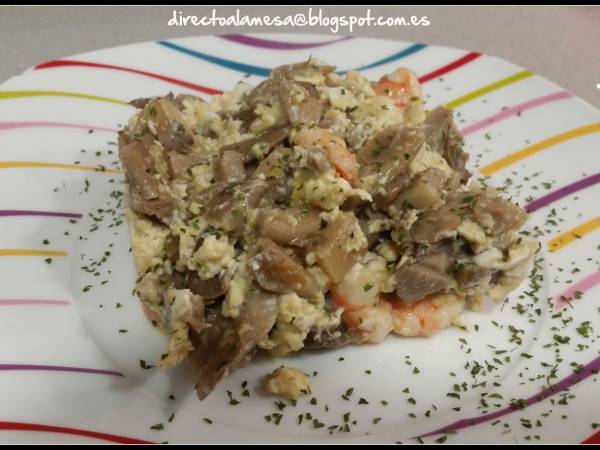 Revuelto de langostinos y setas - Preparación paso 3