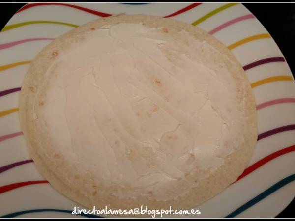 Wraps de salmón ahumado y rúcula - Preparación paso 1