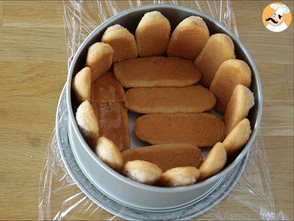 Charlota de chocolate fácil - Preparación paso 6