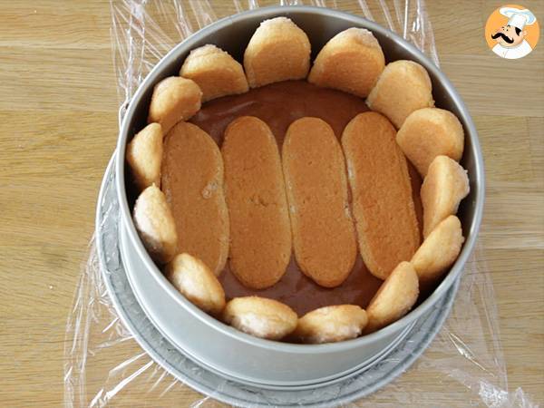 Charlota de chocolate fácil - Preparación paso 7