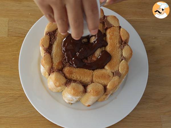 Charlota de chocolate fácil - Preparación paso 10
