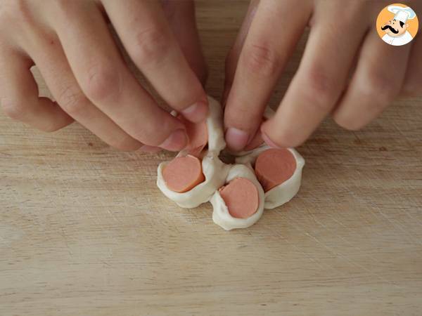 Flores de hojaldre y salchicha - Preparación paso 3