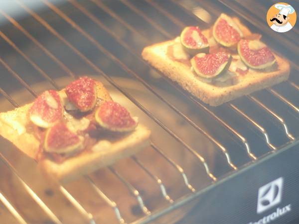 Tostas de higos, jamón y parmesano - Preparación paso 4