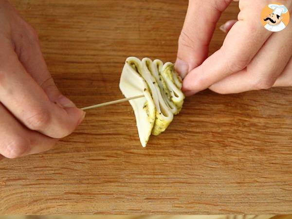 Arboles de Navidad de hojaldre con pesto - Preparación paso 4