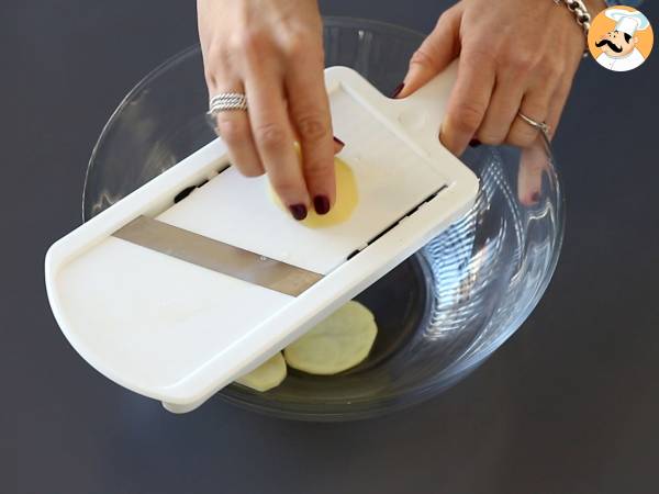 Pastel de patatas y queso raclette - Preparación paso 1