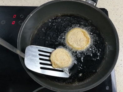 Aros de cebolla con queso | Aperitivos de navidad fáciles y rápidos - Preparación paso 5