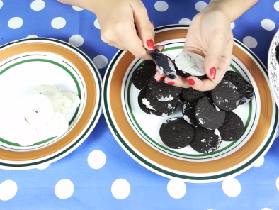 Tarta de Oreo | Sin Horno y sin gelatina o grenetina | Fácil y Deliciosa - Preparación paso 1