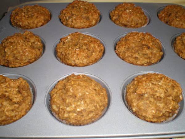 Muffins veganos de mantequilla de cacahuete y plátano - Preparación paso 6