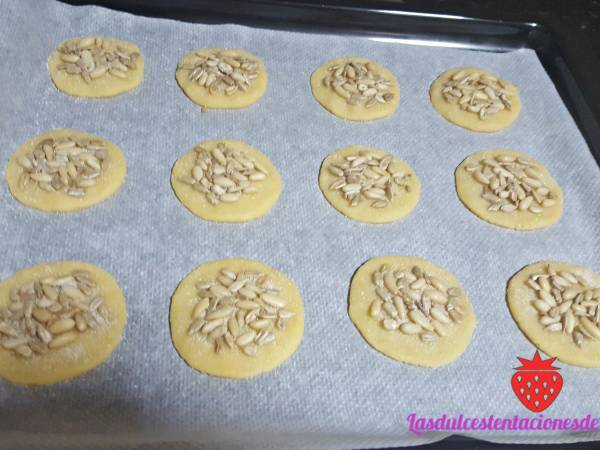 Galletas de Pipas y Piñones - Preparación paso 3
