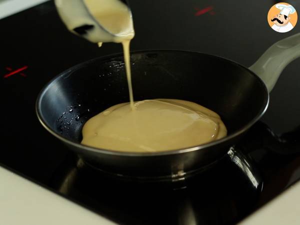 Pancakes con jamón y queso, tortitas rellenas - Preparación paso 4