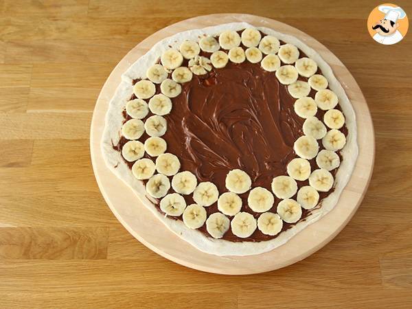 Pizza dulce de plátano y nutella - Preparación paso 2
