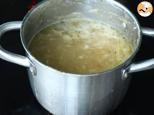 Sopa de cebolla, todo un clásico - Preparación paso 4